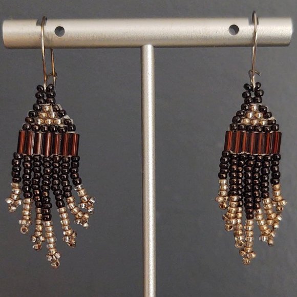 Shades of brown seed and bugle bead earrings - Picture 1 of 7